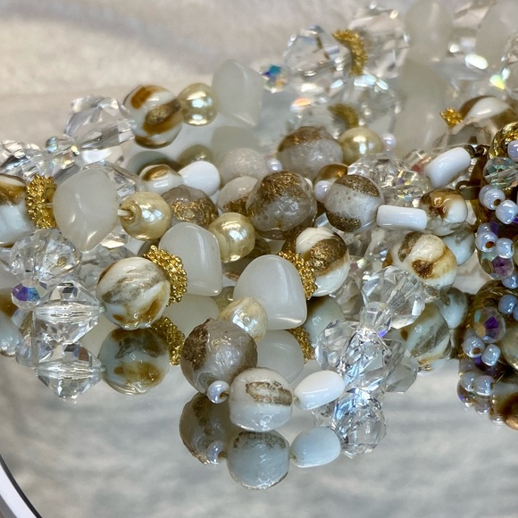 Vintage Multimedia 3 Strand Necklace and Earrings Set Glass Lucite Faux Pearl 16 - Picture 15 of 17